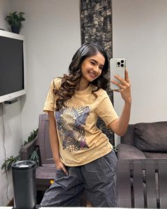 Anushka Sen Instagram - 🎥