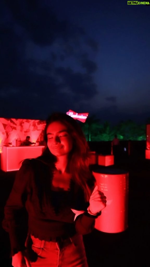 Anushka Sen Instagram - A weekend full of good vibes at @vh1supersonic and energy in every sip with @budweiserbeats! Believe me when I say, it’s always a good time to get your Beats On with @budweiserbeats! #Budweiserindia #Beaking #Budweiserbeats #Getyourbeatson #ad