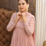Anusree Instagram – Dressed in pastels and feeling absolutely stunning…
 It’s amazing how the right color can light up your day. 🌸

MaH @sajithandsujith 
Outfit @paris_de_boutique 
Styling @sabarinathk_ 
Click @mahesh_bhai