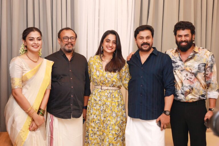 Anusree Instagram - To my lovely friends and colleagues from the industry ....you have been the reason I feel comfortable in this movie industry ...and you have been kind to add glitz and glamour to the house warming ceremony. I will never forget the effort you have taken from your busy schedules to bless me on jan 26 . Always want your friendship and blessings...Thanku all ..❤️ @laljosemechery @nami_tha_ @sunnywayn @dileepactor @nithinrenjipanicker @vishnuunnikrishnan.onair @maheswarirkrishnan @aditi.ravi @niranjanaanoop99 @surabhi_lakshmi @amal_ajithkumar @rachananarayanankutty @swasikavj @premjacob06 Clicks @pranavraaaj @pranavcsubash_photography
