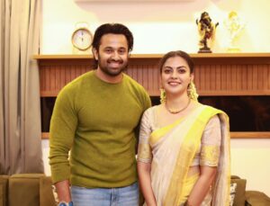 Anusree Instagram - To my lovely friends and colleagues from the industry ....you have been the reason I feel comfortable in this movie  industry ...and you have been kind to add glitz and glamour to the house warming ceremony. I will never forget the effort you have taken from your busy schedules to bless me on jan 26 . Always want your friendship and blessings...Thanku all...

@iamunnimukundan @nithinrenjipanicker @grace_antonyy @sanalvaassudev @aditi.ravi @thechandhunadh @anumohan @sshivadaoffcl @ranjin__raj @vishnumohanstories @vvipink @nambiarjayan @shiblafara @arya.badai @pranavraaaj @aparna.balamurali @sonujacob.official @maheswarirkrishnan @raakesh.ar @limiteddd_edition @priyankaaa_ps 

Clicks @pranavraaaj @pranavcsubash_photography