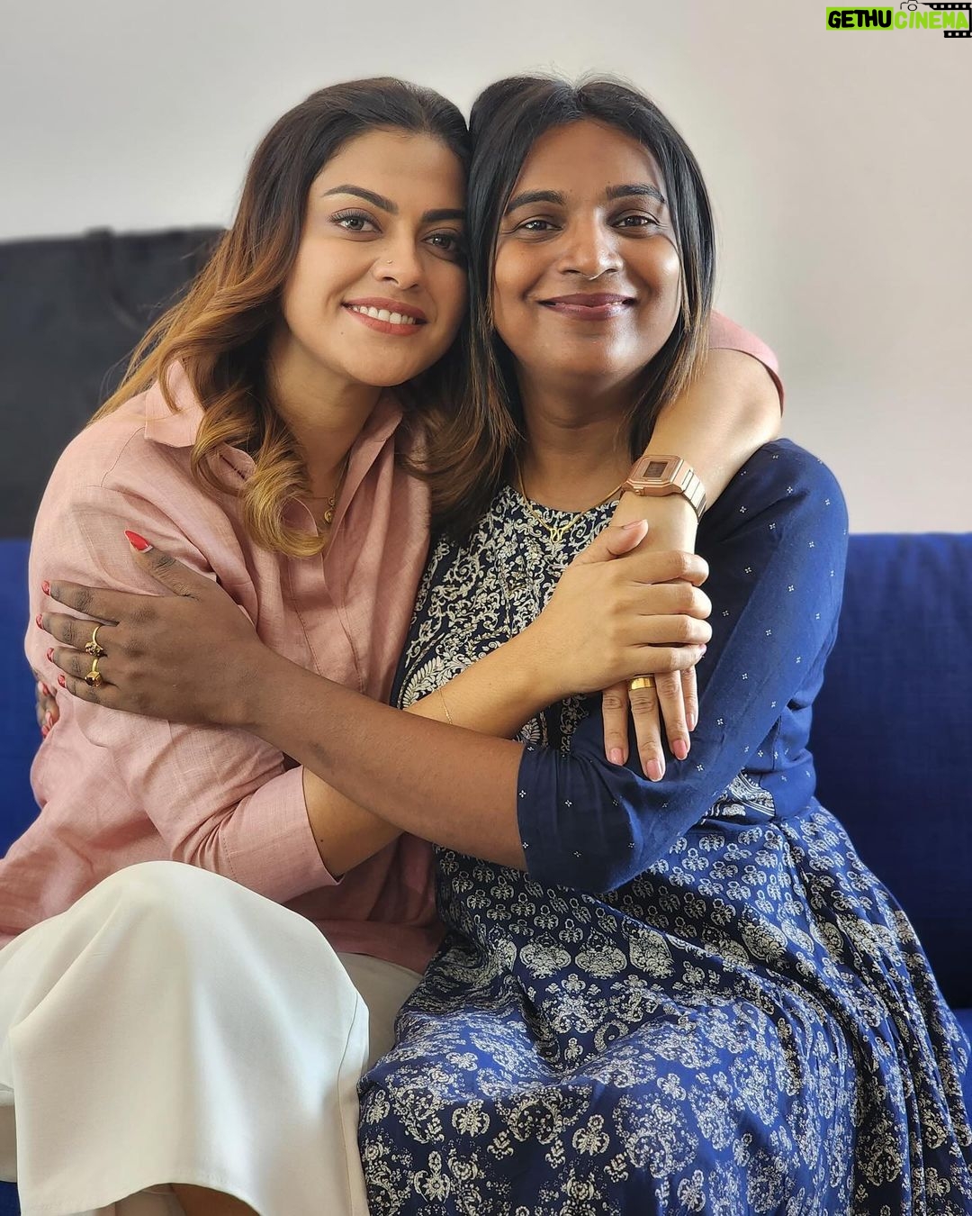 Anusree Instagram - Happy Birthday dee... എന്താ പറയുക... നീ എന്നും എന്നും എന്നും happy ആയിട്ടിരിക്കണം... ❤️ എന്നുമെന്നും എന്നും എൻറെ ജീവിത അവസാനം വരെ എന്റെ കൂടെ ഉണ്ടാവണം... ❤️ എൻറെ എല്ലാ കാര്യങ്ങളും അറിയുന്ന കൂട്ടുകാരി ആയിട്ട്...❤️ നിന്നോട് ഒരുപാട് നന്ദി.. എപ്പോഴും എന്റെ കൂടെ നിന്നതിന്.. എന്തേലും സങ്കടം വരുമ്പോൾ,, വയ്യായ്മ വരുമ്പോൾ പോട്ടെ കൊച്ചെ ,പോട്ടെ കൊച്ചെ.. ഒന്നുമില്ല ഒന്നുമില്ല എന്ന് പറയുന്നതിന്.. എപ്പഴും എൻ്റെ കൂടെ ചേർന്ന് നിന്നതിനു... എല്ലാത്തിനും ഒരുപാട് സ്നേഹം …. ദൈവം എല്ലാവിധ അനുഗ്രഹങ്ങളും നിനക്ക് തരട്ടെ..... Ummmmaa....ummmaaa.. @pinkyvisal