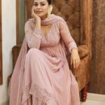 Anusree Instagram – Dressed in pastels and feeling absolutely stunning…
 It’s amazing how the right color can light up your day. 🌸

MaH @sajithandsujith 
Outfit @paris_de_boutique 
Styling @sabarinathk_ 
Click @mahesh_bhai