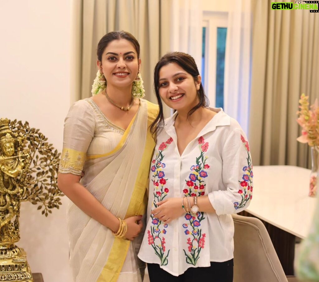 Anusree Instagram - To my lovely friends and colleagues from the industry ....you have been the reason I feel comfortable in this movie industry ...and you have been kind to add glitz and glamour to the house warming ceremony. I will never forget the effort you have taken from your busy schedules to bless me on jan 26 . Always want your friendship and blessings...Thanku all ..❤️ @laljosemechery @nami_tha_ @sunnywayn @dileepactor @nithinrenjipanicker @vishnuunnikrishnan.onair @maheswarirkrishnan @aditi.ravi @niranjanaanoop99 @surabhi_lakshmi @amal_ajithkumar @rachananarayanankutty @swasikavj @premjacob06 Clicks @pranavraaaj @pranavcsubash_photography