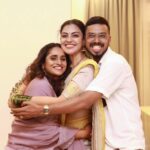 Anusree Instagram – To my lovely friends and colleagues from the industry ….you have been the reason I feel comfortable in this movie industry …and you have been kind to add glitz and glamour to the house warming ceremony. I will never forget the effort you have taken from your busy schedules to bless me on jan 26 . Always want your friendship and blessings…Thanku all ..❤️
@laljosemechery @nami_tha_ @sunnywayn @dileepactor @nithinrenjipanicker @vishnuunnikrishnan.onair @maheswarirkrishnan @aditi.ravi @niranjanaanoop99 @surabhi_lakshmi @amal_ajithkumar @rachananarayanankutty @swasikavj @premjacob06 

Clicks @pranavraaaj @pranavcsubash_photography