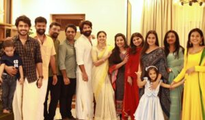 Anusree Instagram - To my lovely friends and colleagues from the industry ....you have been the reason I feel comfortable in this movie  industry ...and you have been kind to add glitz and glamour to the house warming ceremony. I will never forget the effort you have taken from your busy schedules to bless me on jan 26 . Always want your friendship and blessings...Thanku all...

@iamunnimukundan @nithinrenjipanicker @grace_antonyy @sanalvaassudev @aditi.ravi @thechandhunadh @anumohan @sshivadaoffcl @ranjin__raj @vishnumohanstories @vvipink @nambiarjayan @shiblafara @arya.badai @pranavraaaj @aparna.balamurali @sonujacob.official @maheswarirkrishnan @raakesh.ar @limiteddd_edition @priyankaaa_ps 

Clicks @pranavraaaj @pranavcsubash_photography