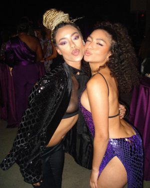 Any Gabrielly Instagram - #TheColorPurple Première last night 💜

The color purple foi meu primeiro teste de musical muuuuitos anos atrás, que acabou não sendo produzido mas eu nunca vou me esquecer de estar em volta de tanta gente talentosa, foi um momento que me moldou como artista e tenho guardado comigo pra sempre.

Naquela sala de cinema eu me senti tão inspirada quanto, voltei no tempo e chorei que nem uma doida, assistam 😭 #WBPartner @thecolorpurple