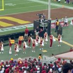Any Gabrielly Instagram - Meu primeiro jogo de futebol americano ✨✨✨ Perdemos mas me senti num filme, foi tudooo L.A. Memorial Colliseum - Usc Trojan Football