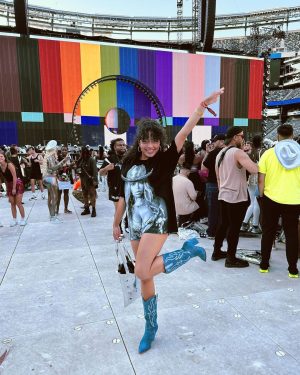 Any Gabrielly Instagram - Another core memory you’re a part of @beyonce ✨ Uma das melhores noites da minha vida, não vou superar nunca!!! E a diva olhou pra mim SOMOS BESTS!!!!! #RenassainceTour