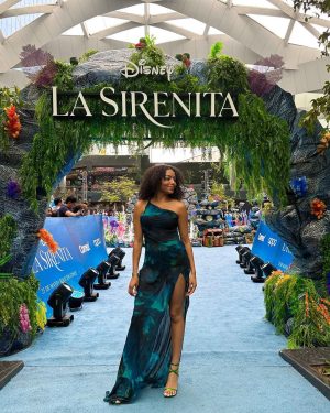 Any Gabrielly Instagram - LA SIRENITA 🧜‍♀️🇲🇽 Muito emocionada de fazer parte desse momento taaaao especial, as princesas tem a nossa cara and I’m here for ittttt! E um parabéns especial pra @lauracastro a voz da nossa Ariel brasileira 🥹! Essa semana tem mais 👀