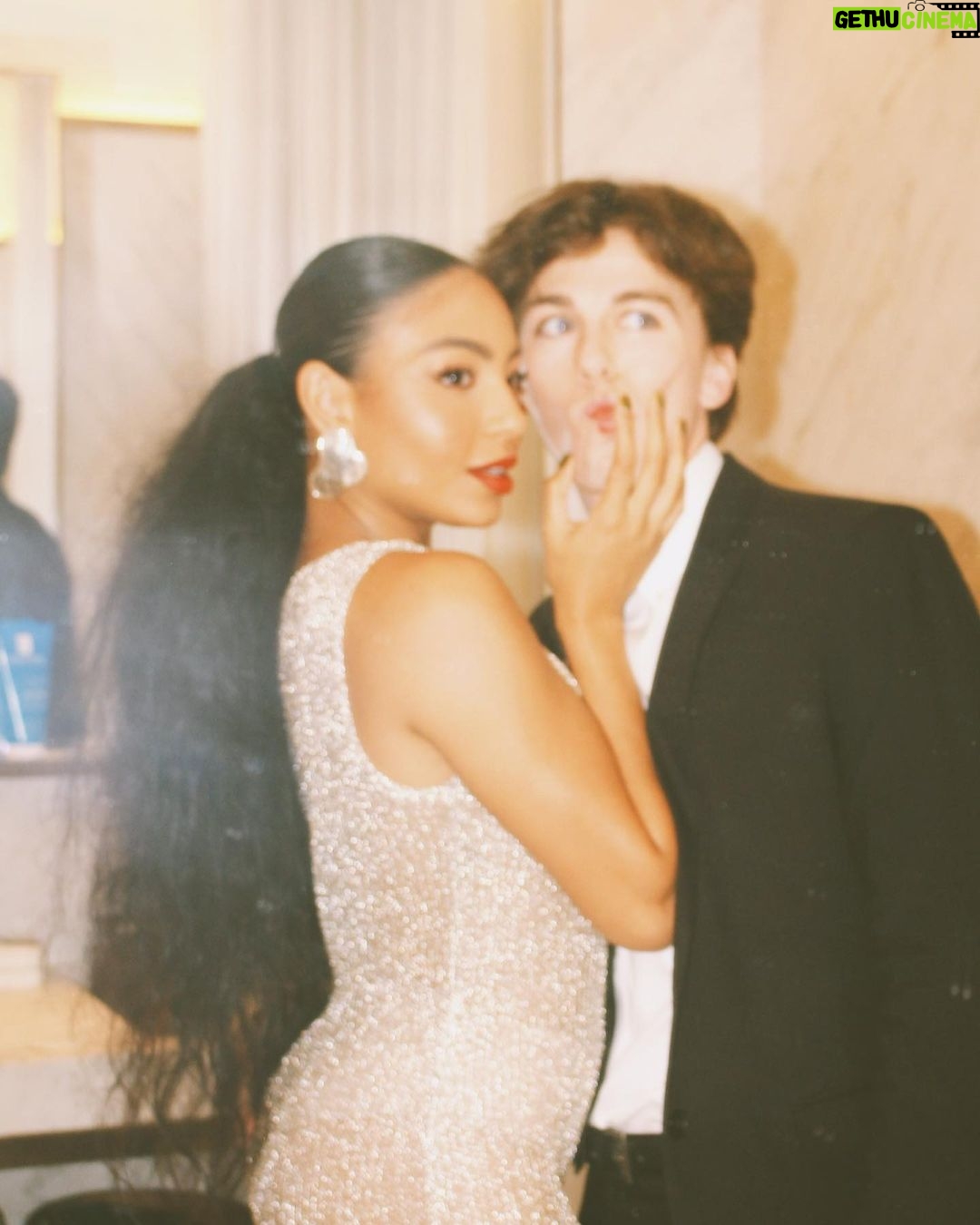 Any Gabrielly - 230.6K Likes - Baile do BB 2023 🪩
——————————————————
@betopacheco77 parabéns pelo evento lindo! Foi um prazer participar desse ano 🤍