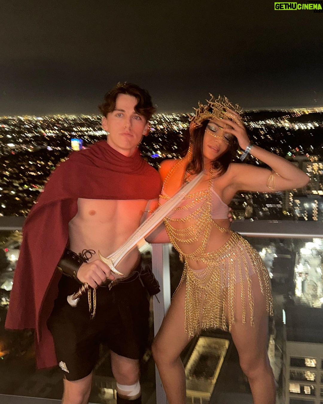 Any Gabrielly - 428.2K Likes - Rave Grega 🐍