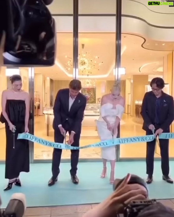 Anya Taylor-Joy Instagram - Well hi :) Absolute pleasure to cut ( or attempt to cut) the ribbon to the @tiffanyandco Omotesando store. I’ve been dreaming of coming to Japan since I was a little girl and it still blew my mind. Smiling ear to ear 🕊 #tiffanyomotesando