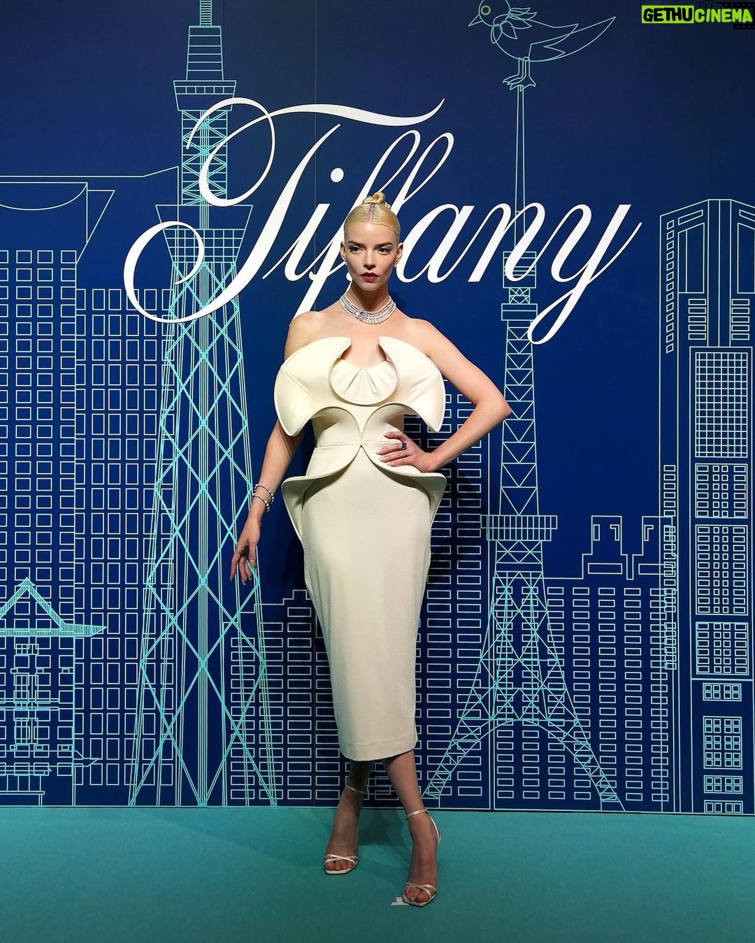 Anya Taylor-Joy Instagram - Well hi :) Absolute pleasure to cut ( or attempt to cut) the ribbon to the @tiffanyandco Omotesando store. I’ve been dreaming of coming to Japan since I was a little girl and it still blew my mind. Smiling ear to ear 🕊 #tiffanyomotesando