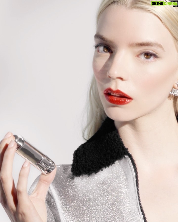 Anya Taylor-Joy Instagram - Playful and magnetic, @anyataylorjoy flaunts her confidence in style, radiating a new and empowered femininity. She is wearing the new 90% natural Dior Addict in shade Dior 8, an iconic brick red. • #DiorBeauty #DiorMakeup #DiorAddict #ShineAttitude