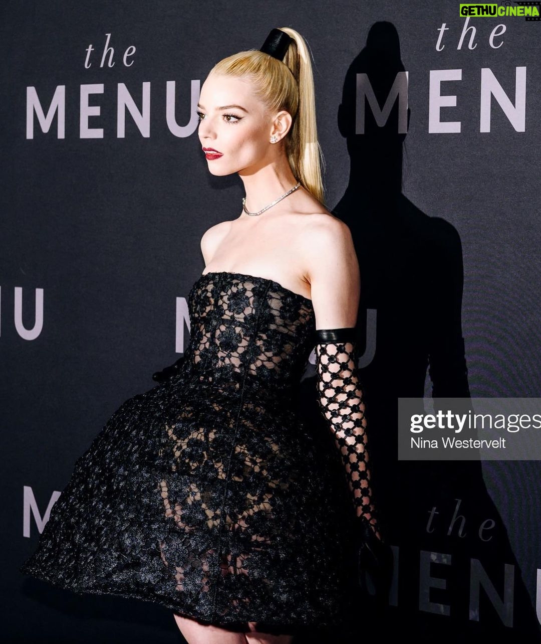 Anya Taylor-Joy Instagram - How beautifully special. A cast and crew one can only dream of. Forever friends, forever a fan of each of you. Only ONLY love 🌹 The Menu is out this Friday… Please go and have a wonderful time, I swear you won’t regret it :)