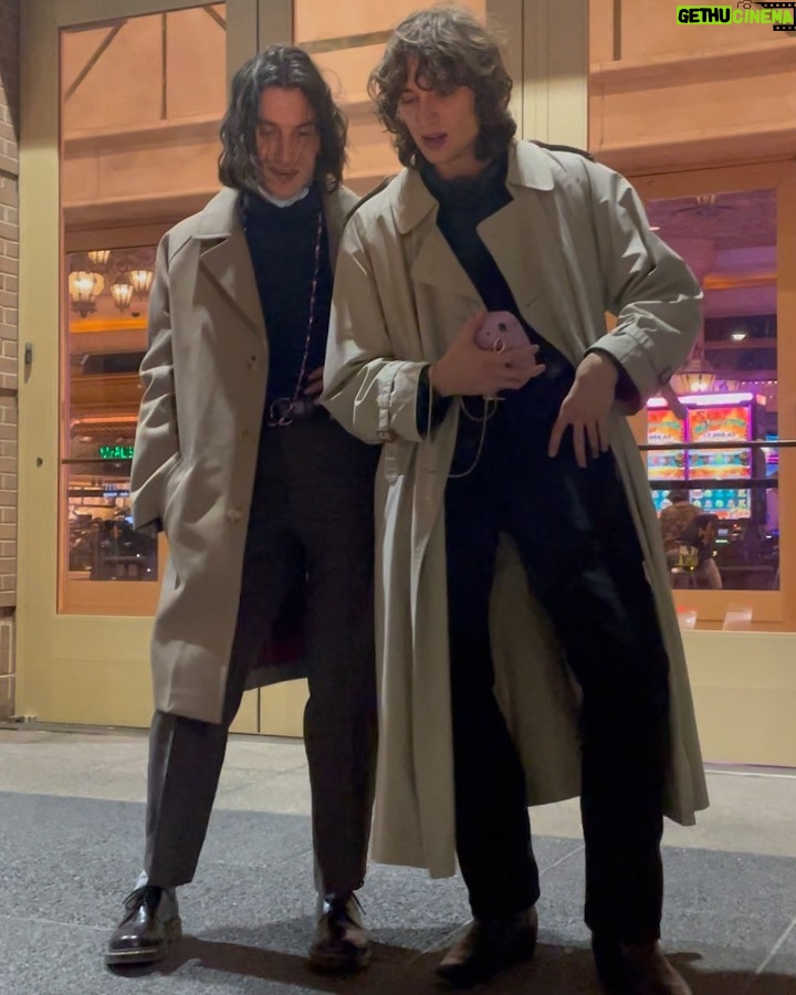 Anya Taylor-Joy Instagram - 👽It’s Thursday in Aus so… sending love from the future 👽 ALSO, if you’re looking for a good time in the coming weeks, my heart(s) @moretheband are opening for the coolest sisters @haimtheband on their North American tour from May 22nd - June 14th … the boys have been working on their dance moves especially for you🚀 Have a beautiful (yester)day 🤙