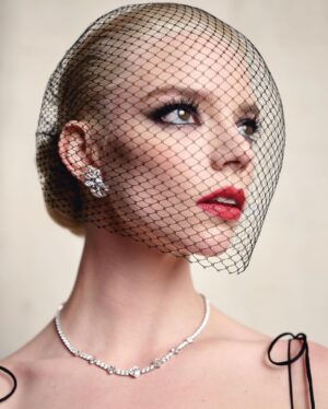 Anya Taylor-Joy Instagram - 🦇Addams family date night 🦇

Thank you @vanityfair for a fabulous evening and to my treasured team, @dior , @diorbeauty and @tiffanyandco for bringing the gothic glam… j’adore 🩸

Styled by Ryan Hastings
📸 by @kanyaiwana