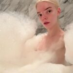 Anya Taylor-Joy Instagram - 🫧