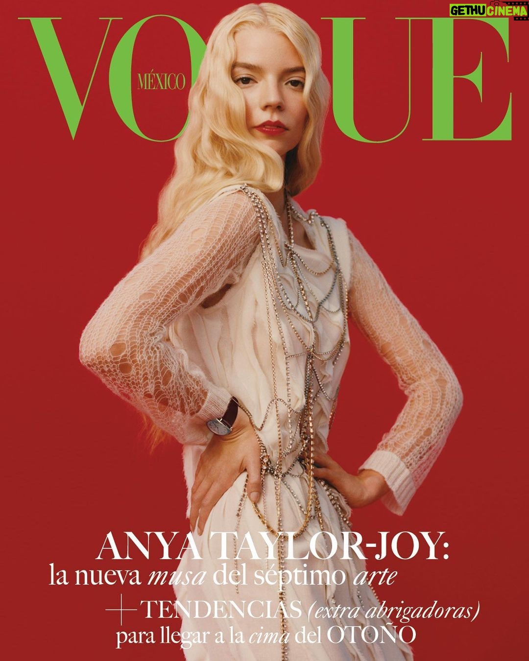Anya Taylor-Joy Instagram - 🕊🩸🕊 Ni puedo explicar el orgullo que tengo sabiendo que mi primer reportaje para Vogue resulta en tres tapas para Espana, México y Latino America :) Gracias a este equipo espectacular… ¡un besote!