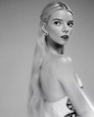 Anya Taylor-Joy Instagram - 🩸

Thanks for talking to me about all things blood and dirt related @latimes 💋

📸 by the lovely @jlcvisuals