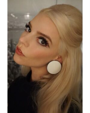 Anya Taylor-Joy Instagram - 🌃
#snl