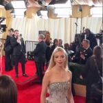 Anya Taylor-Joy Instagram – Un momento soñado. A los 12 le prometí a mi papa que, si algún día me invitaran a los Oscars, lo llevaría …🥹

Llena de gratitud🐚

And completely blown away by my @dior @jaegerlecoultre + @tiffanyandco family. To wear a @mariagraziachiuri reimagining of the 1949 Venus Dress was the icing on the most delicious of cakes.
Thank you 🦋