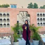 Aparna Dixit Instagram – Enjoyed a beautiful sunset at this lovely rooftop restaurant in Jaipur that I can’t wait to visit again @paro.india 
🫶🏻 Jaipur PinkCity