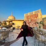 Aparna Dixit Instagram – Enjoyed a beautiful sunset at this lovely rooftop restaurant in Jaipur that I can’t wait to visit again @paro.india 
🫶🏻 Jaipur PinkCity