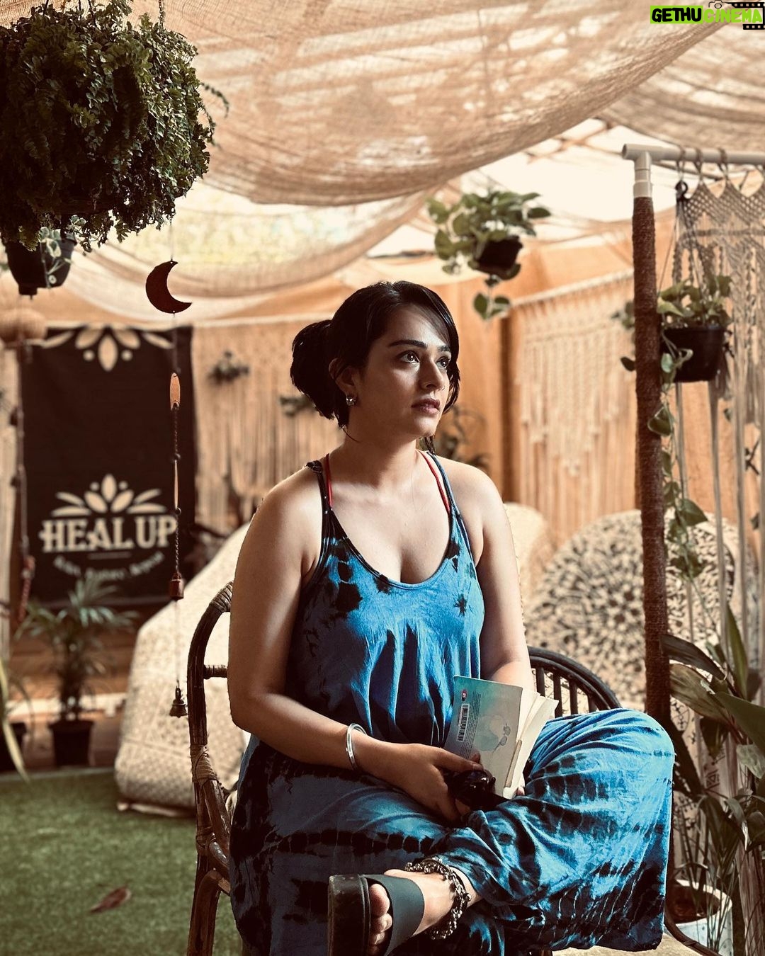 Apoorva Arora Instagram - कभी बंबई कभी गोहा मजे ही मजे Artjuna
