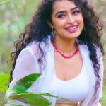 Apsara Rani Instagram - Lose yourself in the hypnotic beats of #HaiAntuVacchanu lyrical from #Thalakona movie. Link In Our Story @apsararaniofficial_ #AjayGhosh @sridharreddy3355 @nageshnaradasi @subhashanandmusic #KarnaNaidu #JayaSri #AksharaCreations @adityamusicindia