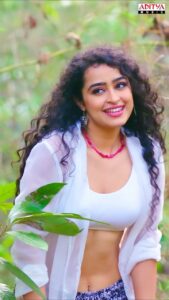 Apsara Rani Instagram - Lose yourself in the hypnotic beats of #HaiAntuVacchanu lyrical from #Thalakona movie. Link In Our Story @apsararaniofficial_ #AjayGhosh @sridharreddy3355 @nageshnaradasi @subhashanandmusic #KarnaNaidu #JayaSri #AksharaCreations @adityamusicindia