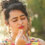 Apsara Rani Instagram - Stills from my upcoming movie ‘Thalakona’ Trailer coming soon💥 Having yumm gooseberries from Thalakona forest 🌳🐒🦌 Production- Devara Sridhar Reddy (Akshara Creations) Direction- Nagesh Naradasi Thalakona Waterfalls