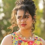 Apsara Rani Instagram - Stills from my upcoming movie ‘Thalakona’ Trailer coming soon💥 Having yumm gooseberries from Thalakona forest 🌳🐒🦌 Production- Devara Sridhar Reddy (Akshara Creations) Direction- Nagesh Naradasi Thalakona Waterfalls