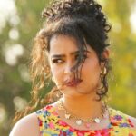Apsara Rani Instagram - Stills from my upcoming movie ‘Thalakona’ Trailer coming soon💥 Having yumm gooseberries from Thalakona forest 🌳🐒🦌 Production- Devara Sridhar Reddy (Akshara Creations) Direction- Nagesh Naradasi Thalakona Waterfalls