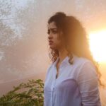 Apsara Rani Instagram - Out beyond ideas of wrongdoing and rightdoing there is a field. I’ll meet you there. ❤️💔 📸~ @mihirvichhi13 ‘BEWAFA HI RAHEGI’ music album coming soon! #apsara #apsararani #onset #musicalbum #bewafa #bewafahirahegi #comingsoon