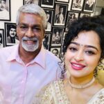 Apsara Rani Instagram - Glad to meet a great personality of Telugu film industry- Gopal Reddy sir🙏🏻❤️ With my Director Krishna Babu of my upcoming movie🙏🏻☺️