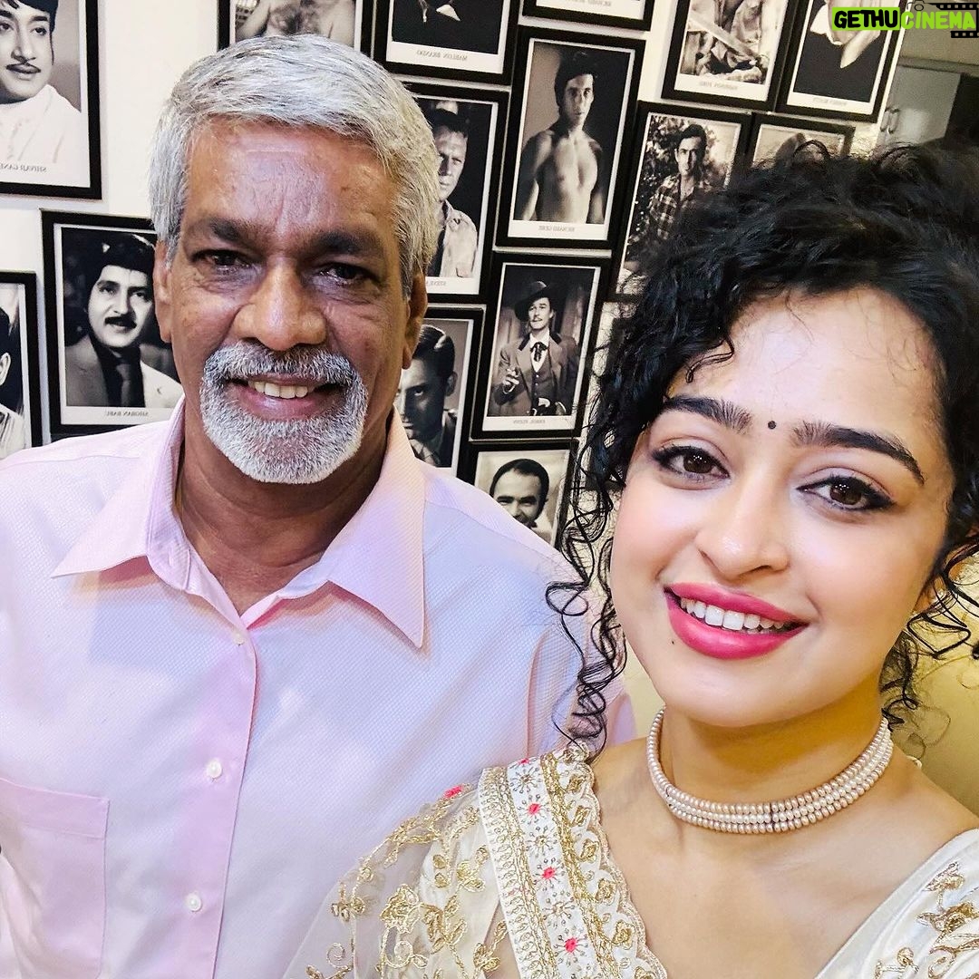 Apsara Rani Instagram - Glad to meet a great personality of Telugu film industry- Gopal Reddy sir🙏🏻❤️ With my Director Krishna Babu of my upcoming movie🙏🏻☺️
