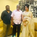 Apsara Rani Instagram - Glad to meet a great personality of Telugu film industry- Gopal Reddy sir🙏🏻❤️ With my Director Krishna Babu of my upcoming movie🙏🏻☺️
