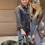 Aracely Arámbula Instagram – Amor del bueno !!! ✨🐶🐶🐶♥️♥️♥️ mis rescatados listos para irse en adopción a mi amada tierra Chihuahua 🫶 abrazándonos porque se van la cd Juárez donde van a estar super bien atendidos y con mucho espacio para correr libres donde puedan jugar y pasarla muy bien ✨👌🫶👍🏻😍🐶 gracias por adoptar a Luka mi niño de la camada de la güera que uds vieron en mis historias es in perrazo divino que amo y lo tuve en casa mucho tiempo muy felices y ahora con nuevo hogar ✨🫶 y la pinta rescatada de la calle con un tumor enorme cancerígeno a quien atendimos y le dimos tratamiento recibió sus quimios en abril del año pasado me llamo la veterinaria y me dijo la tenemos que dormir 🫢☹️🥲 lamé puse a llorar y le dije que hicieran todo para salvarla ✨🙏✨ me puse a pedir por ella junto con Judith y a las dos horas me mandan un video donde estaba reaccionando 😅✨🙏✨ Asi que hemos luchado mucho junto con ella por su vida y que ahora mi pinta tiene un gran hogar 🫢😍👌y ya recuperada a ella la vi en un post de @amorsinraza y tome el caso , Mauri estaba en una de mis locaciónes de La Madrastra en la iglesia con su patita lastimada la lleve al veterinario y se recuperó muy bien han pasado muchos meses los que son rescatistas saben que no es fácil que nos adopten perritos de talla grande perro con paciencia y mucho amor se logró gracias siempre hay que apostar a lo positivo y luchar por hacerlo posible estoy muy muy contenta porque les pude cumplir a estos 3 perritos y hay tantos esperando así que PORFAVOR pero no paremos de ayudar y darles la mano y pasar el mensaje de amar a los animales de respetar sus vidas y luchar por sus derechos y por darles voz ✨🙏✨ ellos valen mucho y siempre merecen una oprtunidad de mejorar su vida ✨🫶✨🐶🐶🐶 los perritos rescatados son los más agradecidos ♥️♥️♥️✨GRACIAS a toda mi ARAFAMILIA que ha seguido mis pasos como @anissapanal en españa y asi much@s GRACIAS DE CORAZÓN ♥️ NO PAREMOS 🙏😃🫶 #LOSAMO OOOOOOO !!!!!!!!