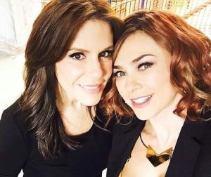 Aracely Arámbula Instagram - Mi Rebe amada siempre en nuestros corazones ♥️🙏 @anaceliaurquidi te abrazo fuerte mi güera recordaremos siempre a nuestra maravillosa compañera, gran Actriz, amiga cómplice de risas y Alegrías 🙏♥️ vuela alto mi querida amada y admirada Rebeca gracias por tanto 🙏♥️😘💕 #LaDoña 💕🙏🙏🙏