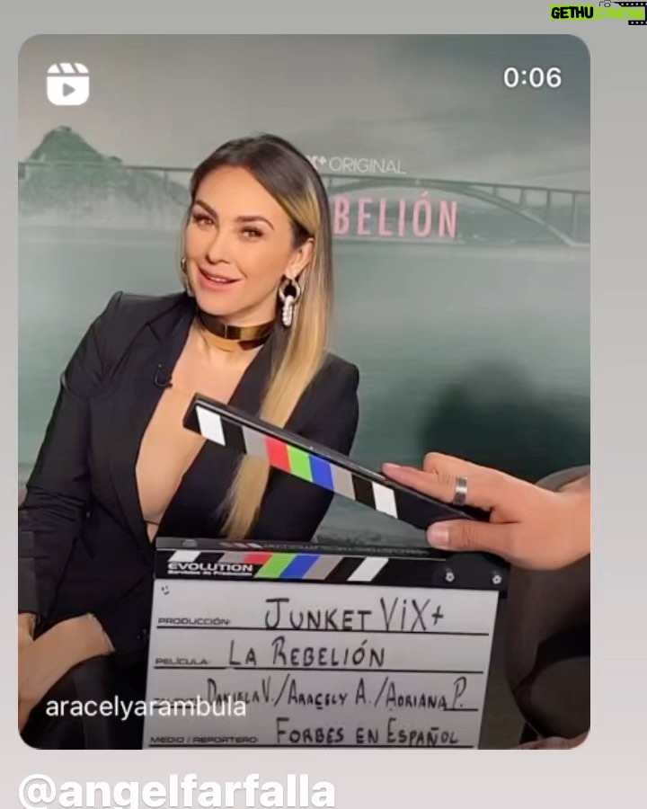 Aracely Arámbula Instagram - De promoción por el gran estreno de mi nueva serie #LaRebelión No se la pueden perder 17 de Noviembre 22 solo por @vixplus quien quiere verla ? Mi #Arafamilia bella look @pierinachiquini @angelfarfalla @rosymargonzalez_jewelry @hm ♥️👗👠🎬🎶😘