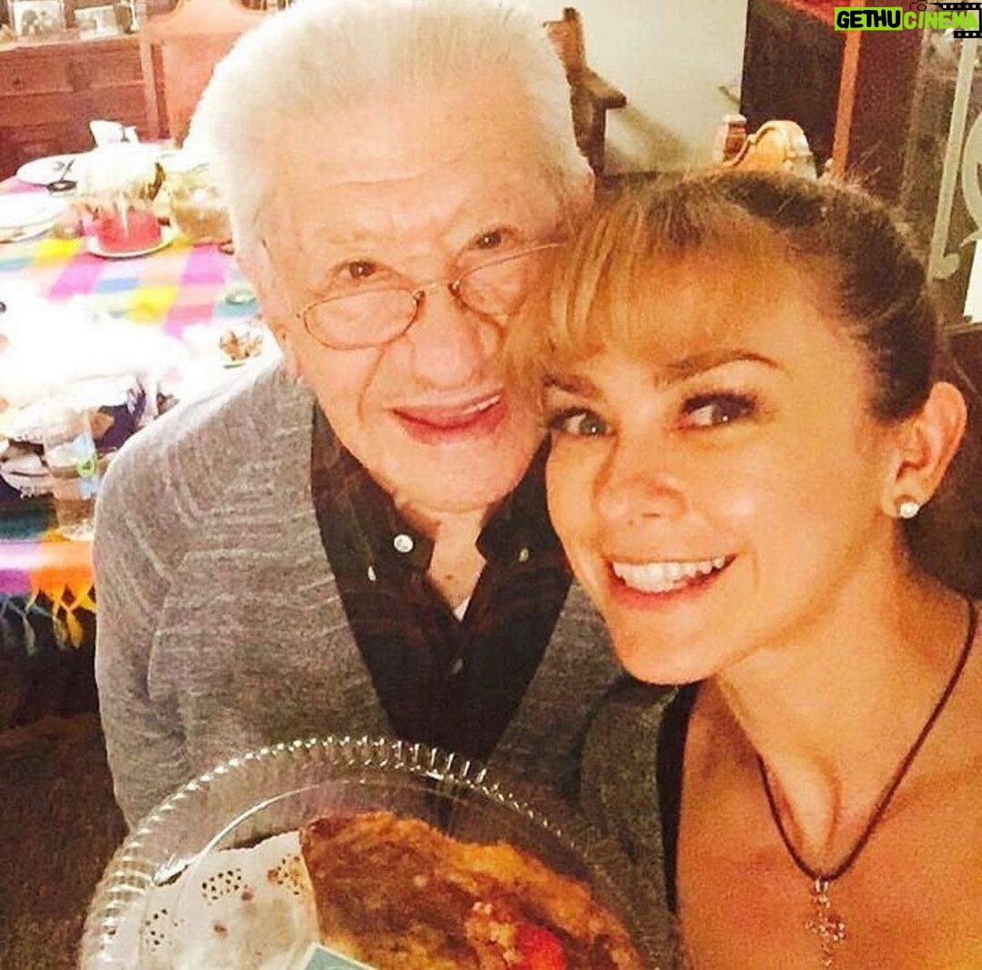 Aracely Arámbula - 47.6K Likes - FELIZ CUMPLEAÑOS 🎂🎁🎉🎈🎊 Mi adoradisimo MAESTRO Don Ignacio LopezTarso que DIOS lo siga llenando de AMOR ,de infinita SALUD y de la gran admiración del público que tanto lo quiere Felicidades lo Amamos mucho !!!!! HAPPY BIRTHDAY 🎂🎉🎈