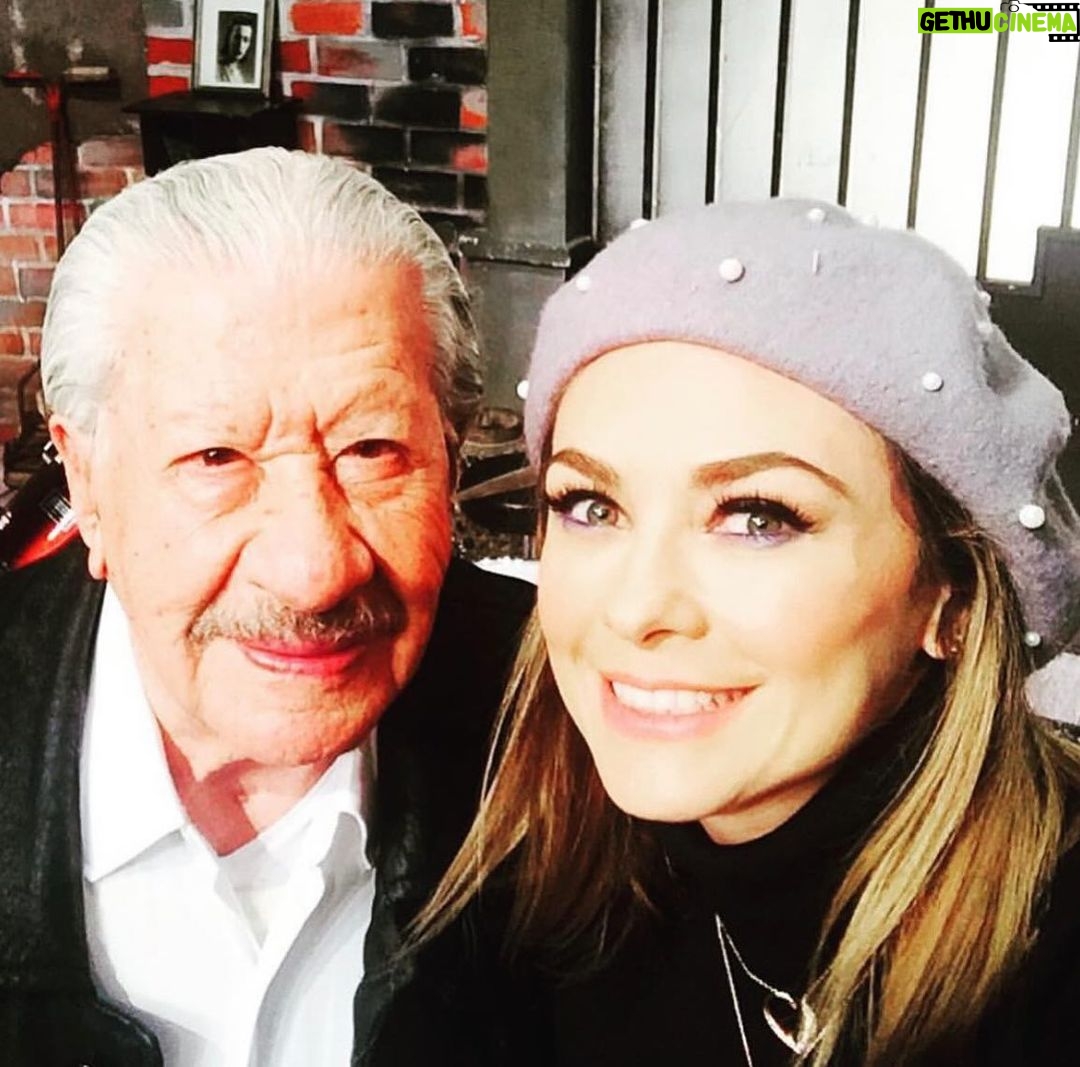 Aracely Arámbula - 47.6K Likes - FELIZ CUMPLEAÑOS 🎂🎁🎉🎈🎊 Mi adoradisimo MAESTRO Don Ignacio LopezTarso que DIOS lo siga llenando de AMOR ,de infinita SALUD y de la gran admiración del público que tanto lo quiere Felicidades lo Amamos mucho !!!!! HAPPY BIRTHDAY 🎂🎉🎈