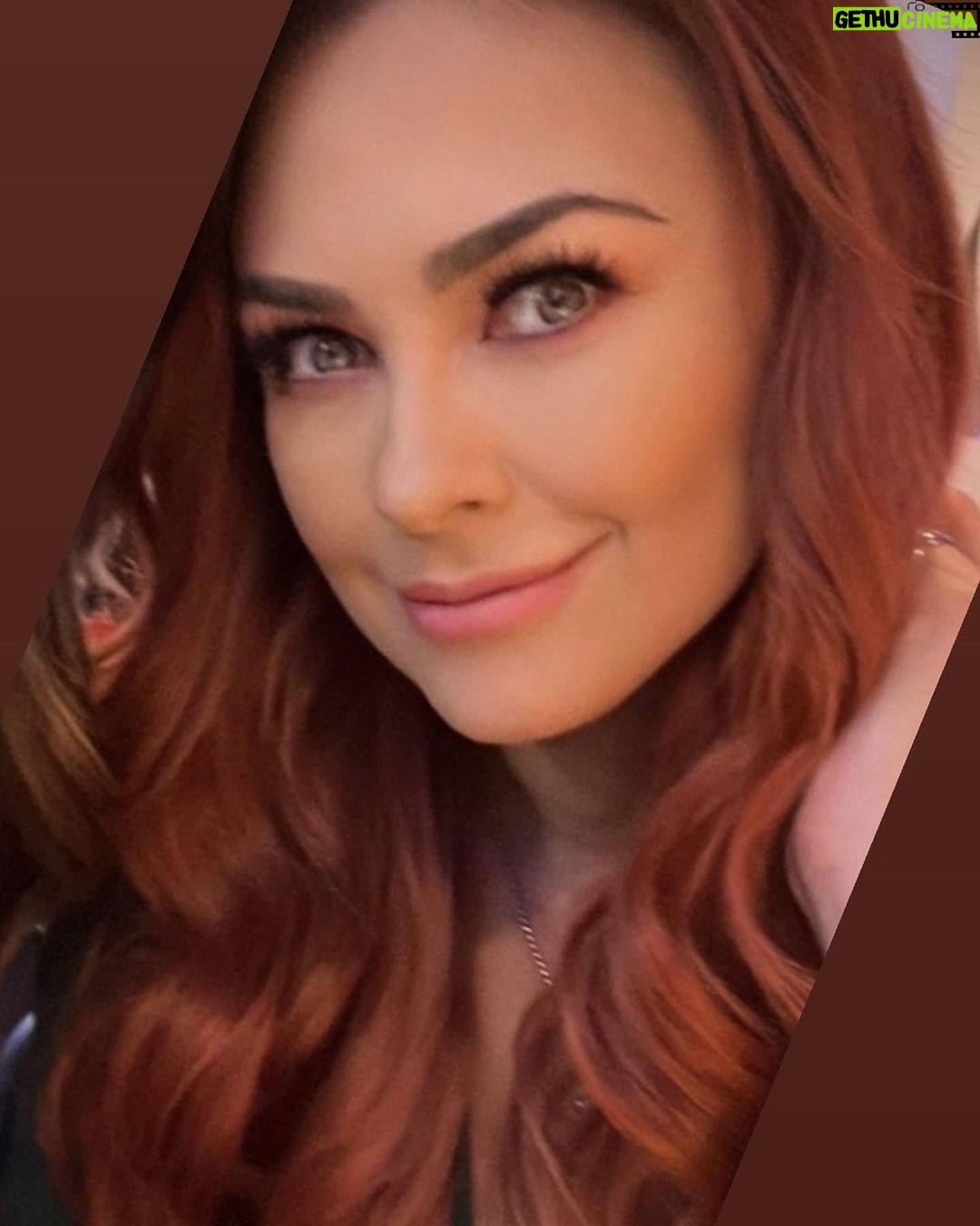 Aracely Arámbula - 42.9K Likes - FELIZ DOMINGO!!! ♥️🐶