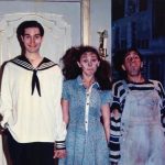 Aracely Arámbula Instagram – Tan solo hay que cruzar los dedos …..🎶🫶 ay que belleza de foto con mis AMADOS Alex y Benny hermoso recuerdo de HERMANOS DE SANGRE en el Teatro Insurgentes con mi admirada Julissa que grandes recuerdos mi segunda obra musical 🎶 los quiero muchooo @ibarraha @bennyibarra