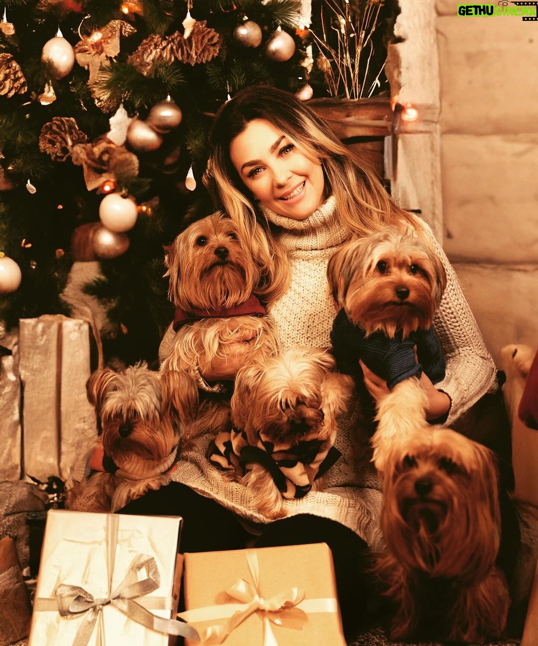 Aracely Arámbula - 56.1K Likes - Cuando despierta tu conciencia y tu espíritu hacia estos seres que son lo más puro e incondicional AMOR no vuelves a ver el mundo igual siempre tratas de ayudar, conocer este AMOR, su lenguaje tan puro te hace mejorar en todos los sentidos te enseña a ser mejor persona y despierta grandes valores para respetar la vida humana y la vida Animal ✨🙏✨demos siempre una patita amiga a estos seres de luz indefensos y de lealtad única PORFAVOR NO ABANDONES ADOPTA NO COMPRES ✨🙏✨ LOS ANIMALES SON COMPAÑEROS PARA CAMINAR TODA SU VIDA JUNTO A TI ✨🫶✨🙏🐶✨ VALÓRALOS Y AYÚDALOS SIEMPRE 🙏 SON COMO NIÑOS Y SON LO MAS PURO Y HERMOSO LLENAN NUESTRA VIDA DE AMOR Y CUIDADOS 🙏 AMEMOS Y RESPETEMOS A LOS ANIMALES ✨🙏✨🫶✨🐶😽🐰🐷🐵🐴🦋🐝🐝🐝🐝🐝🐝🐯🦊🐻🦁🙉🐶🐮🐤🪿🐒🦆🐗🦅🐦⬛🐴🐣🪿🦆🐥🐣🐔🐦🐷🐱🐽🐰🐹🐸🐥🐌🐞🐢🦎🐙🐋🦧🦣🐳🦓🐠🐟🦏🦒🐄🐎🐖🐐🦮🐕🐕🦺🐃🐈🐫🐈⬛🦤🐓🦘🦜🕊️🐕🐇🐾🐿️🦨🐁🐀🦦🦫🦥🦜🦢🦩🕊️🐇