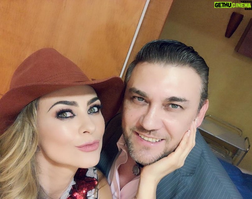 Aracely Arámbula - 54.3K Likes - Feliz Día del padre mi amado @drleoarambulaoficial gracias por ser el mejor hermano Padre y tío gracias por siempre llevar de tu mano a mis hijos y ayúdame a guiarlos con todo el AMOR con toda sabiduría y con todo lo mejor por llenarlos de risas ✨🙏✨♥️🎂🎉 TE AMAMOS celebrando porque el cielo tiene fiesta con nuestra chuladita. ✨🙏✨🎂🎊🥳😘