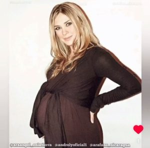 Aracely Arámbula Instagram - Un bendito 18 de Dic llegaste mi corazón bello !!! Y si te esperaba con TODO EL AMOR !!! Y ahora el AMOR es más fuerte y grande en cada momento. Agradezco a DIOS que me hayas elegido como mamá ✨🙏✨🫶 FELICES 15 !!! Mi cielo bello 🎂🎉🎁🎄😘 mi corazón y mi vida siempre para ti todo lo que hago lo dedico con todo mi ser para ustedes para ti y para tu hermano ✨🙏✨ tu compañero de vida los AMO ✨🫶✨ gracias por existir !!!!!!!!! Que tus 15 estén llenos de maravillosos momentos!!! de mucha Alegría 😁 amor del bueno y grandes y verdaderas amistades y de tu FAMILIA QUE TE AMA TANTO !!! Siempre por ti y para ti INFINITAS BENDICIONES MI NIÑO BELLO !!! Y GRACIAS #Arafamilia hermosa por este video tan especial que me hizo emocionarme muchiiiisimo hasta las lágrimas felizmente por tantos momentos divinos GRACIAS 🙏✨👍🫶 Y HAPPY BIRTHDAY 🎂🎉🎁🎄 A MI PRINCIPE DANI ✨🎉🎁🎄✨!!!!!!!!!!!!!
