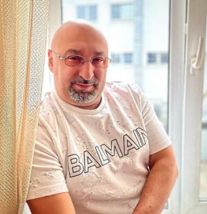 Aram Ananyan Instagram - Каждый человек – автор своей жизни. Что посеешь – то и пожнёшь. Для меня очевидна одна вещь: ответственность за всё, что с тобой происходит, лежит только на тебе – независимо от того, согласен ты с происходящим или нет 🫵🏻
«Твоя жизнь, твои правила…»